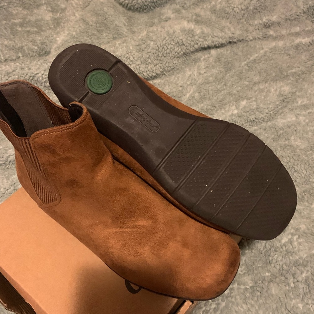Brown Suede bootie with zip up back